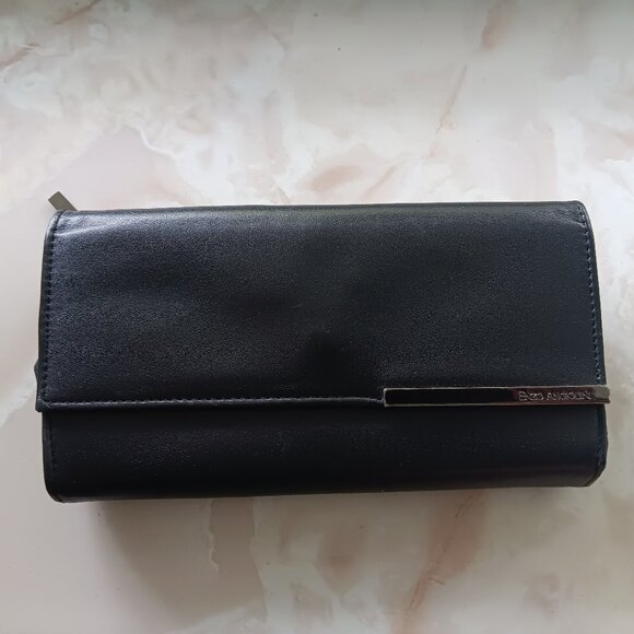 Enzo Angiolini Black Leather Tri-Fold Wallet / Clutch - Picture 1 of 5